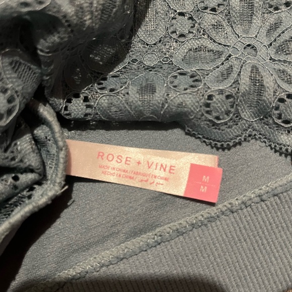 Rose+Vine top size M - Picture 3 of 3